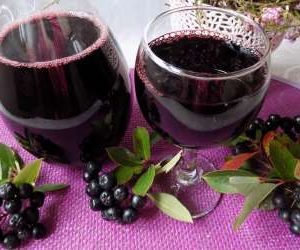 Вино из ежевики - 4 рецепта: легкое и крепленое