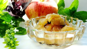 Заготовки на зиму: рецепт яблок в мятном сиропе